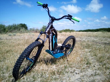 trottinettes électriques tout-terrain deux roues motrices
